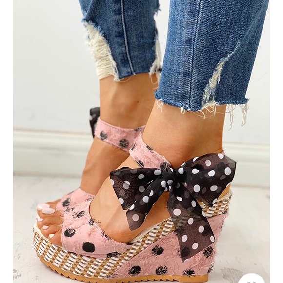Scarpi’s Swag & Sundries Shoes - Scarpi’s SIZE 7 ONLY Pink w/Polka Dot Sash Sandals